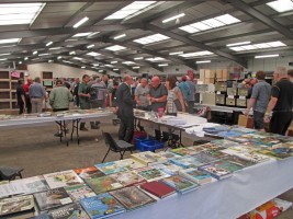 parrot society stand